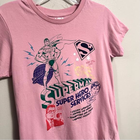 Uniqlo Superman DC Comics Pink Short Sleeve Graphic Tee T-shirt Womens Small - Picture 4 of 4
